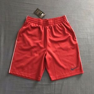 NWT Men’s Nike SB DRI-FIT Shorts